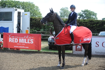 Nicola Barry takes victory in the Connolly’s RED MILLS Senior Newcomers Second Round at SouthView Competition and Training Centre